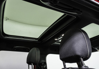 Подержанный автомобиль MINI Hatch 2020 года (17 фото)