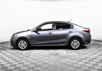 Подержанный автомобиль Kia Rio Sedan 2019 года (8 фото)