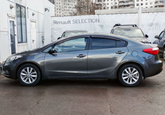 Подержанный автомобиль Kia Cerato Sedan 2015 года (8 фото)