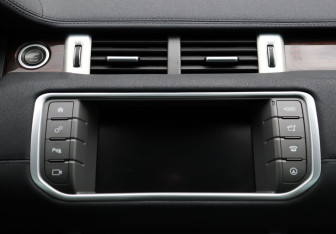 Подержанный автомобиль Land Rover Range Rover Evoque 2015 года (19 фото)