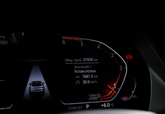 Подержанный автомобиль BMW X6 2022 года (11 фото)