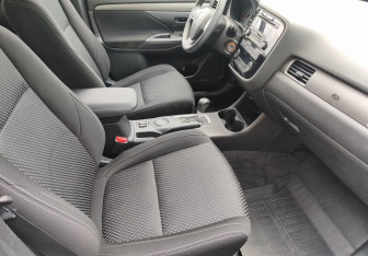 Подержанный автомобиль Mitsubishi Outlander 2016 года (9 фото)