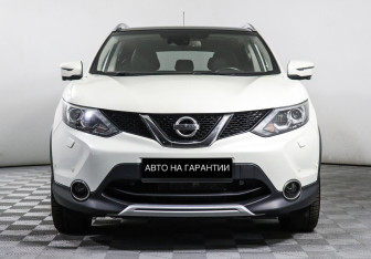Подержанный автомобиль Nissan Qashqai 2016 года (2 фото)