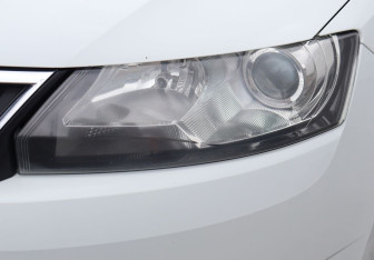 Подержанный автомобиль Skoda Rapid Liftback 2015 года (22 фото)