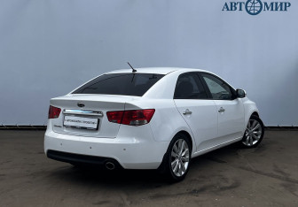 Подержанный автомобиль Kia Cerato Sedan 2011 года (5 фото)