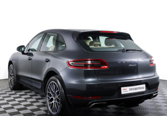 Подержанный автомобиль Porsche Macan 2018 года (7 фото)