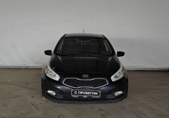 Подержанный автомобиль Kia Ceed Hatchback 2012 года (2 фото)