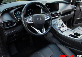 Подержанный автомобиль Hyundai Santa Fe 2021 года (15 фото)