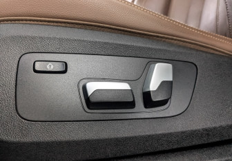 Подержанный автомобиль BMW X5 2020 года (21 фото)