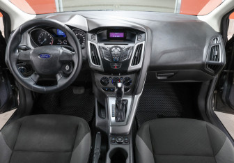 Подержанный автомобиль Ford Focus Hatchback 2011 года (14 фото)