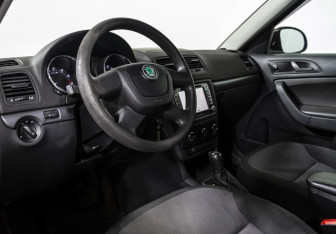 Подержанный автомобиль Skoda Yeti 2013 года (8 фото)