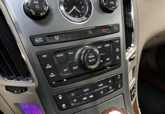 Подержанный автомобиль Cadillac CTS Sedan 2008 года (16 фото)