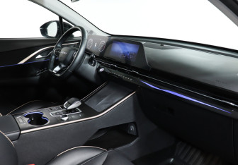 Подержанный автомобиль Omoda C5 2023 года (10 фото)