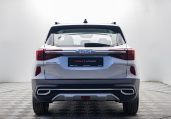 Подержанный автомобиль Kia Seltos 2021 года (4 фото)