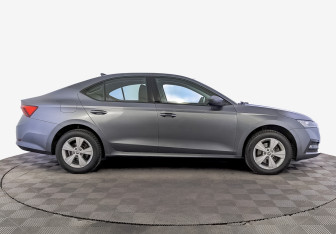 Подержанный автомобиль Skoda Octavia Liftback 2021 года (4 фото)