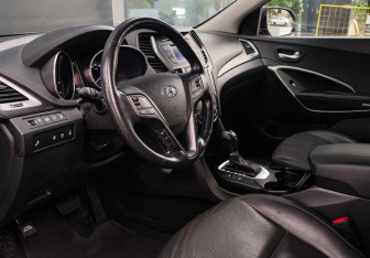 Подержанный автомобиль Hyundai Santa Fe 2017 года (13 фото)