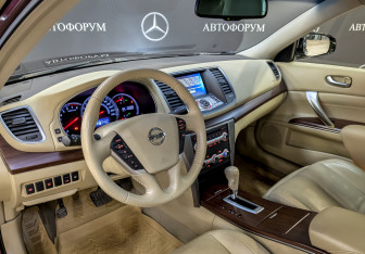 Подержанный автомобиль Nissan Teana 2013 года (16 фото)