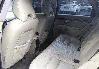 Подержанный автомобиль Volvo S80 2006 года (17 фото)