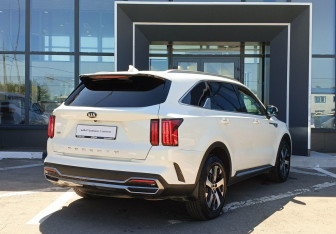 Подержанный автомобиль Kia Sorento 2021 года (5 фото)