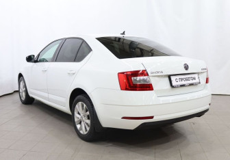 Подержанный автомобиль Skoda Octavia Liftback 2017 года (6 фото)