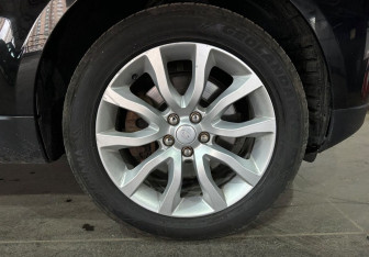 Подержанный автомобиль Land Rover Range Rover Sport 2016 года (22 фото)