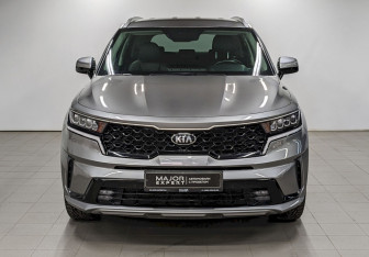 Подержанный автомобиль Kia Sorento 2021 года (2 фото)