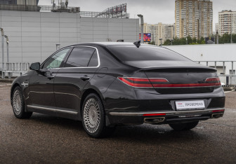 Подержанный автомобиль Genesis G90 2019 года (7 фото)