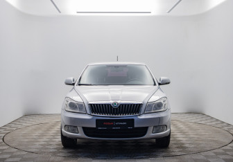 Подержанный автомобиль Skoda Octavia Liftback 2011 года (2 фото)