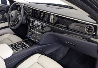 Подержанный автомобиль Rolls-Royce Ghost 2024 года (13 фото)
