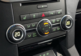 Подержанный автомобиль Land Rover Discovery 2016 года (28 фото)