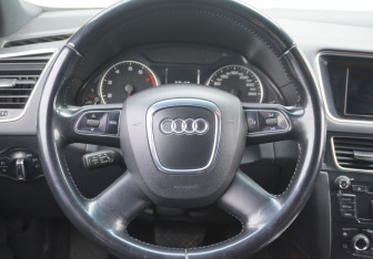 Подержанный автомобиль Audi Q5 2012 года (14 фото)