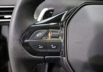 Подержанный автомобиль Peugeot 5008 Suv 2022 года (16 фото)