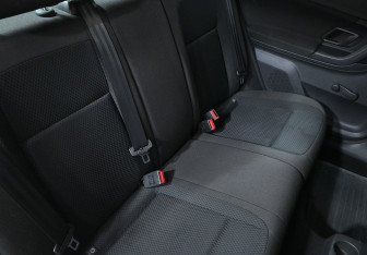Подержанный автомобиль Skoda Fabia Hatchback 2010 года (14 фото)