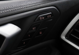 Подержанный автомобиль BMW X6 2021 года (19 фото)