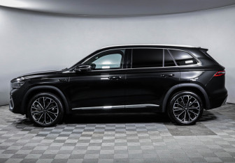 Подержанный автомобиль Geely Monjaro 2025 года (8 фото)