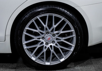 Подержанный автомобиль Infiniti Q50 2022 года (15 фото)