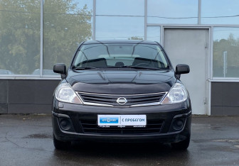 Подержанный автомобиль Nissan Tiida Hatchback 2010 года (2 фото)