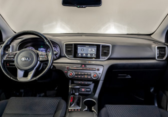 Подержанный автомобиль Kia Sportage 2018 года (14 фото)