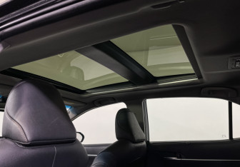 Подержанный автомобиль Toyota Camry Sedan 2023 года (16 фото)