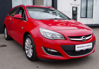 Подержанный автомобиль Opel Astra Wagon 2013 года (3 фото)