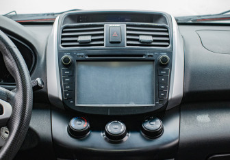 Подержанный автомобиль Lifan X60 2013 года (14 фото)