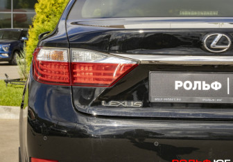 Подержанный автомобиль Lexus ES 2013 года (35 фото)