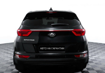 Подержанный автомобиль Kia Sportage 2018 года (6 фото)