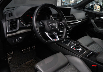 Подержанный автомобиль Audi SQ5 2020 года (11 фото)