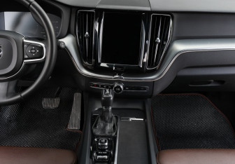 Подержанный автомобиль Volvo XC60 2021 года (15 фото)