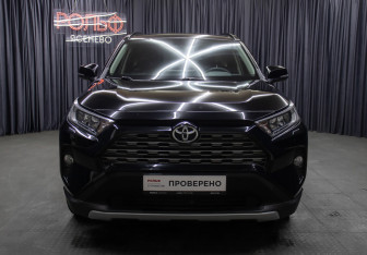 Подержанный автомобиль Toyota RAV4 2021 года (2 фото)