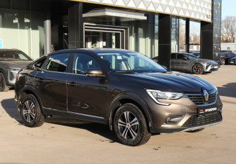Подержанный автомобиль Renault Arkana 2019 года (3 фото)
