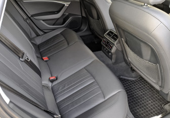 Подержанный автомобиль Audi A6 Sedan 2021 года (18 фото)