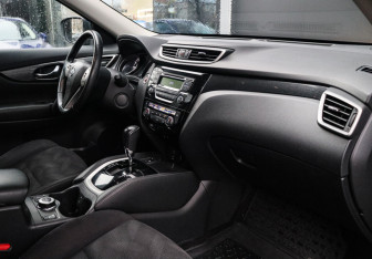 Подержанный автомобиль Nissan X-Trail 2017 года (7 фото)