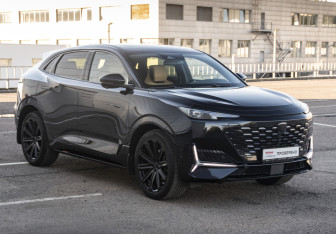 Подержанный автомобиль Changan UNI-K 2023 года (3 фото)